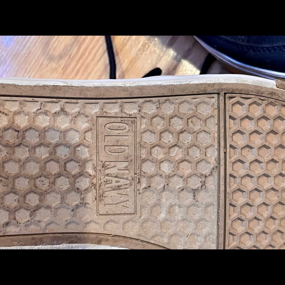 🔥MAKE OFFER🔥Old Navy mid-top Sneakers🔥 - Picture 5 of 6